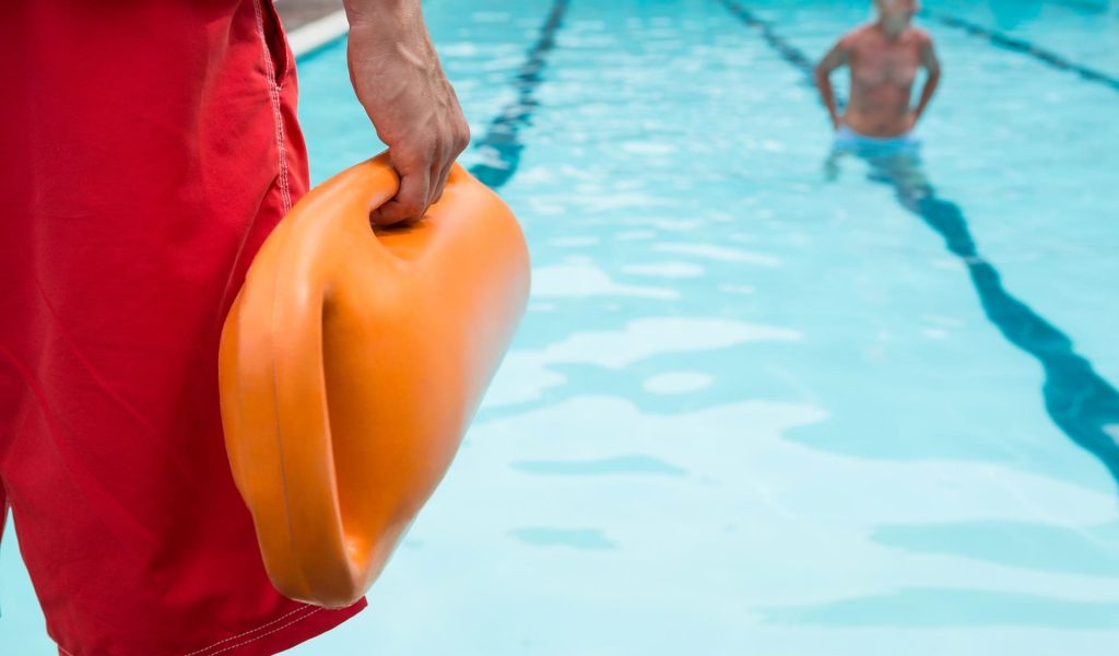 Servicios de socorrismo y mantenimiento de piscinas hoteles